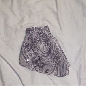 Lululemon shorts size 4